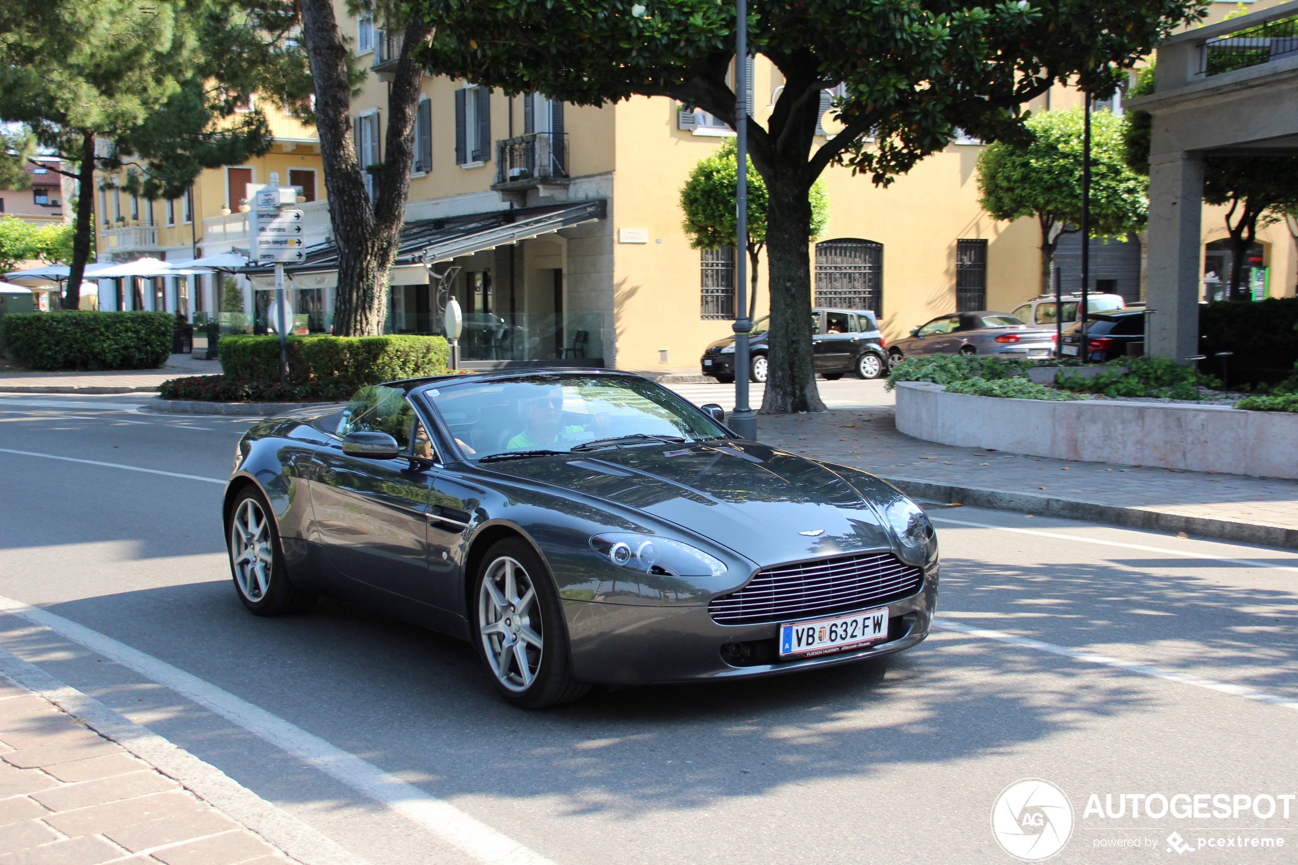 Aston Martin V8 Vantage Roadster