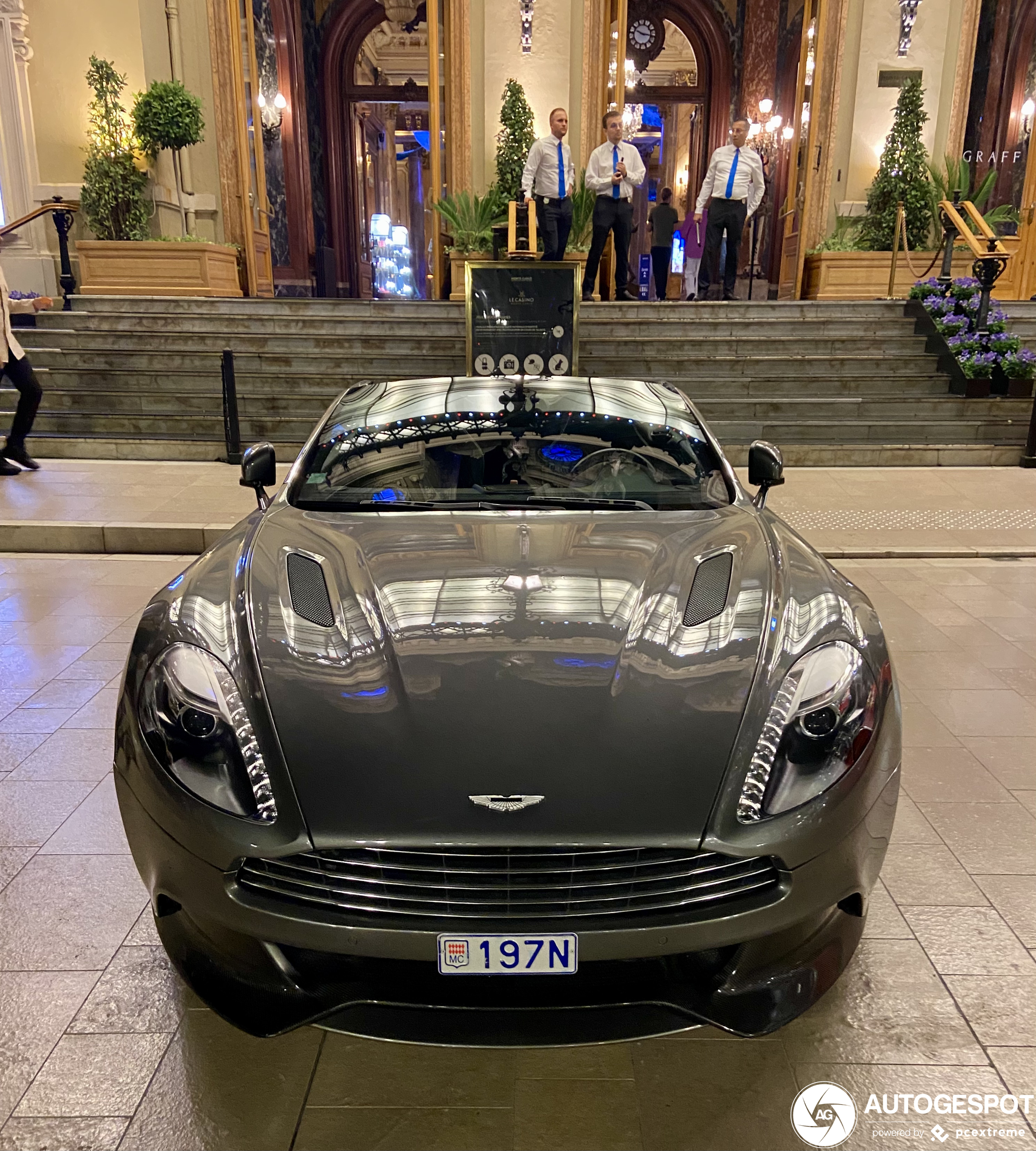 Aston Martin Vanquish Volante