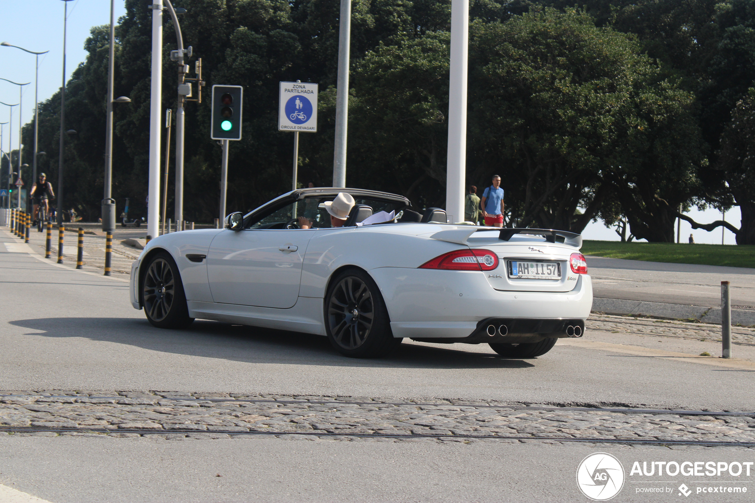 Jaguar XKR-S Convertible 2012