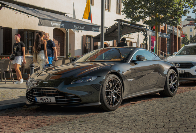 Aston Martin V8 Vantage 2018