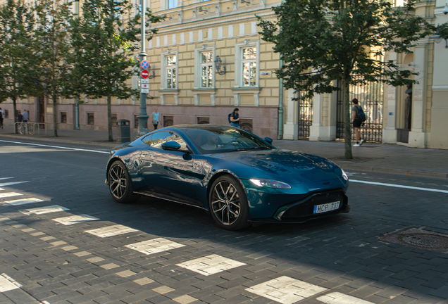 Aston Martin V8 Vantage 2018