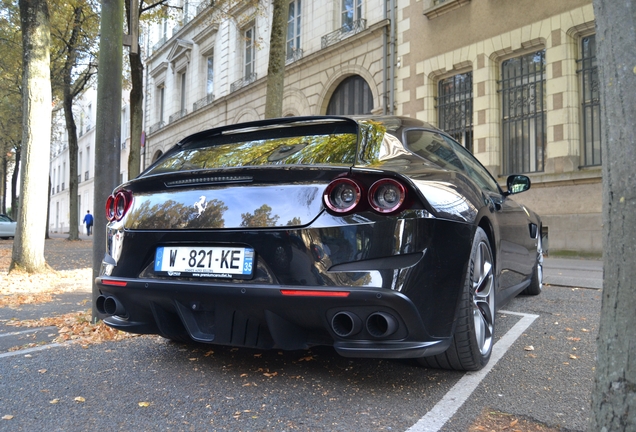 Ferrari GTC4Lusso T