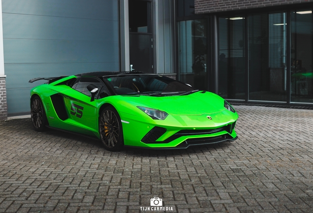 Lamborghini Aventador S LP740-4 Roadster