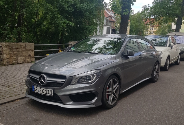 Mercedes-Benz CLA 45 AMG Shooting Brake