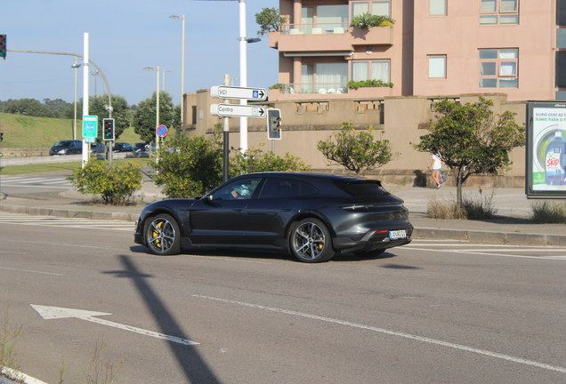 Porsche Taycan Turbo S Cross Turismo