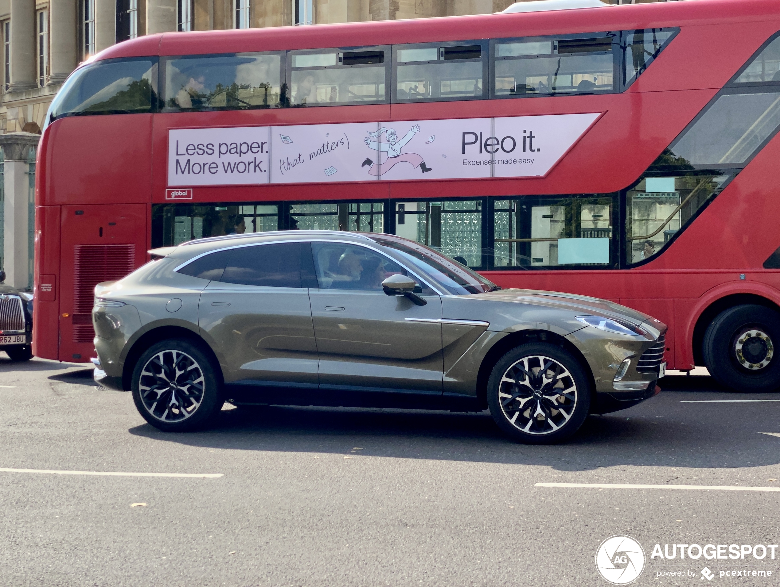 Aston Martin DBX