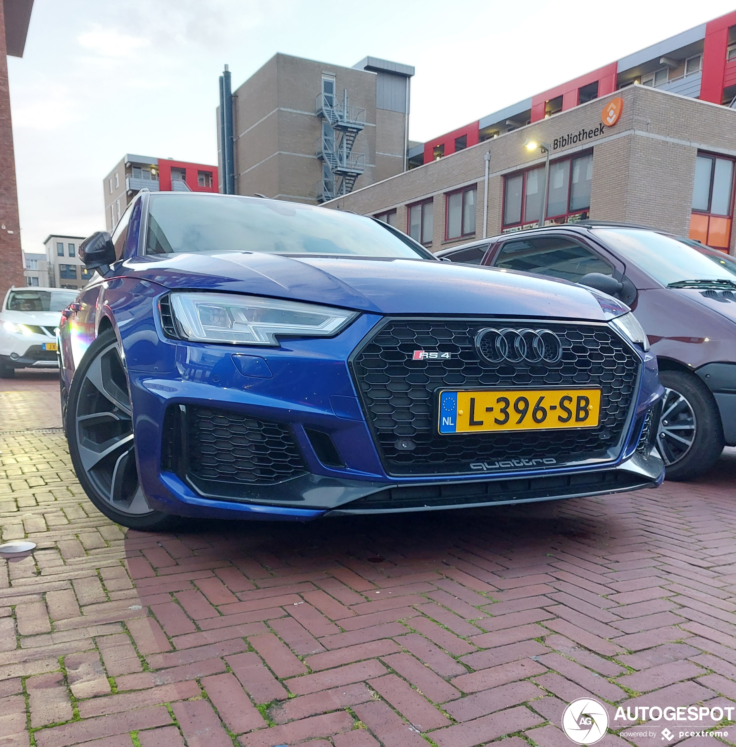 Audi RS4 Avant B9