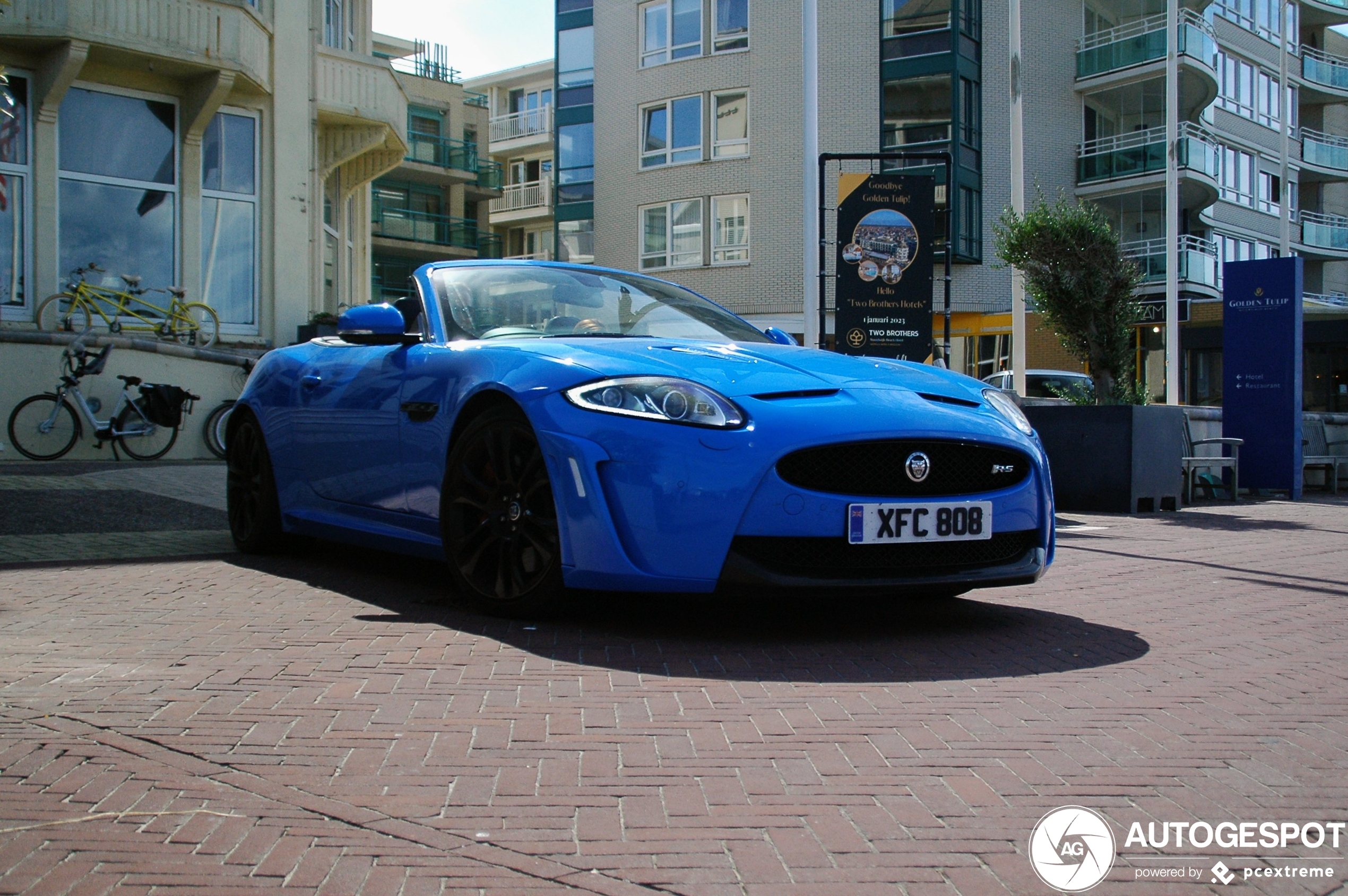 Jaguar XKR-S Convertible 2012