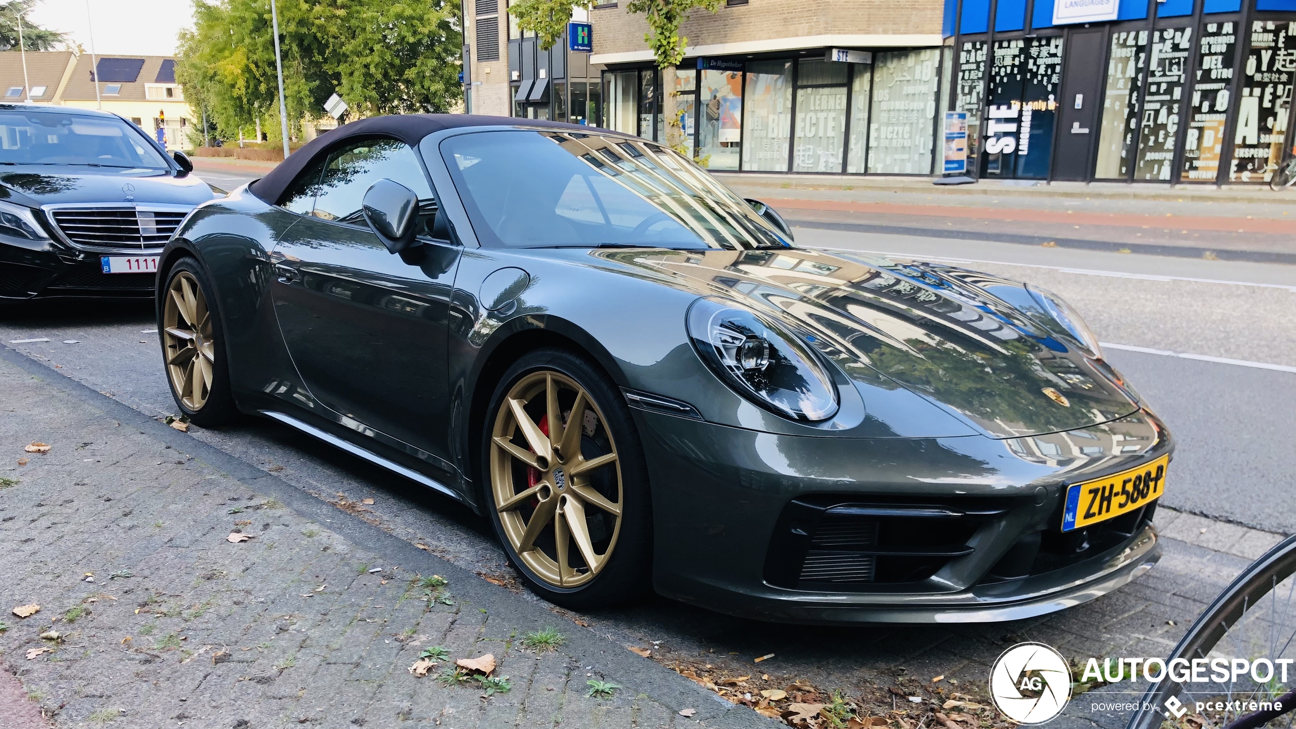 Porsche 992 Carrera 4S Cabriolet