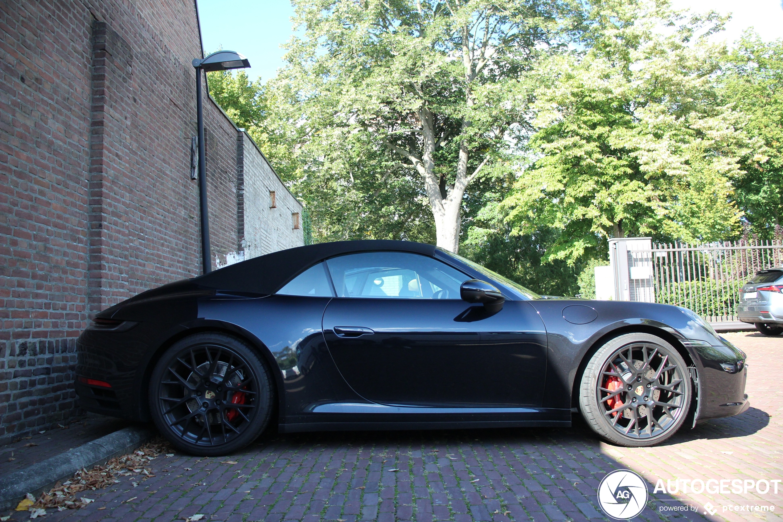 Porsche 992 Carrera 4S Cabriolet