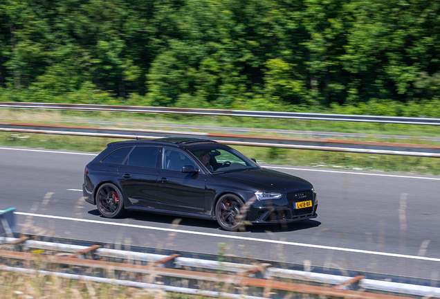 Audi RS4 Avant B8