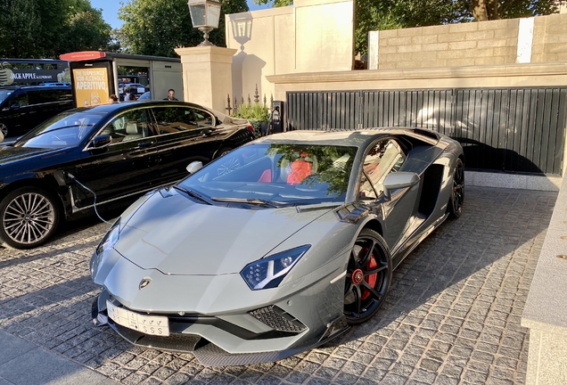 Lamborghini Aventador S LP740-4