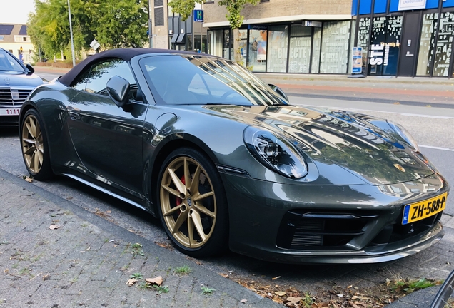 Porsche 992 Carrera 4S Cabriolet