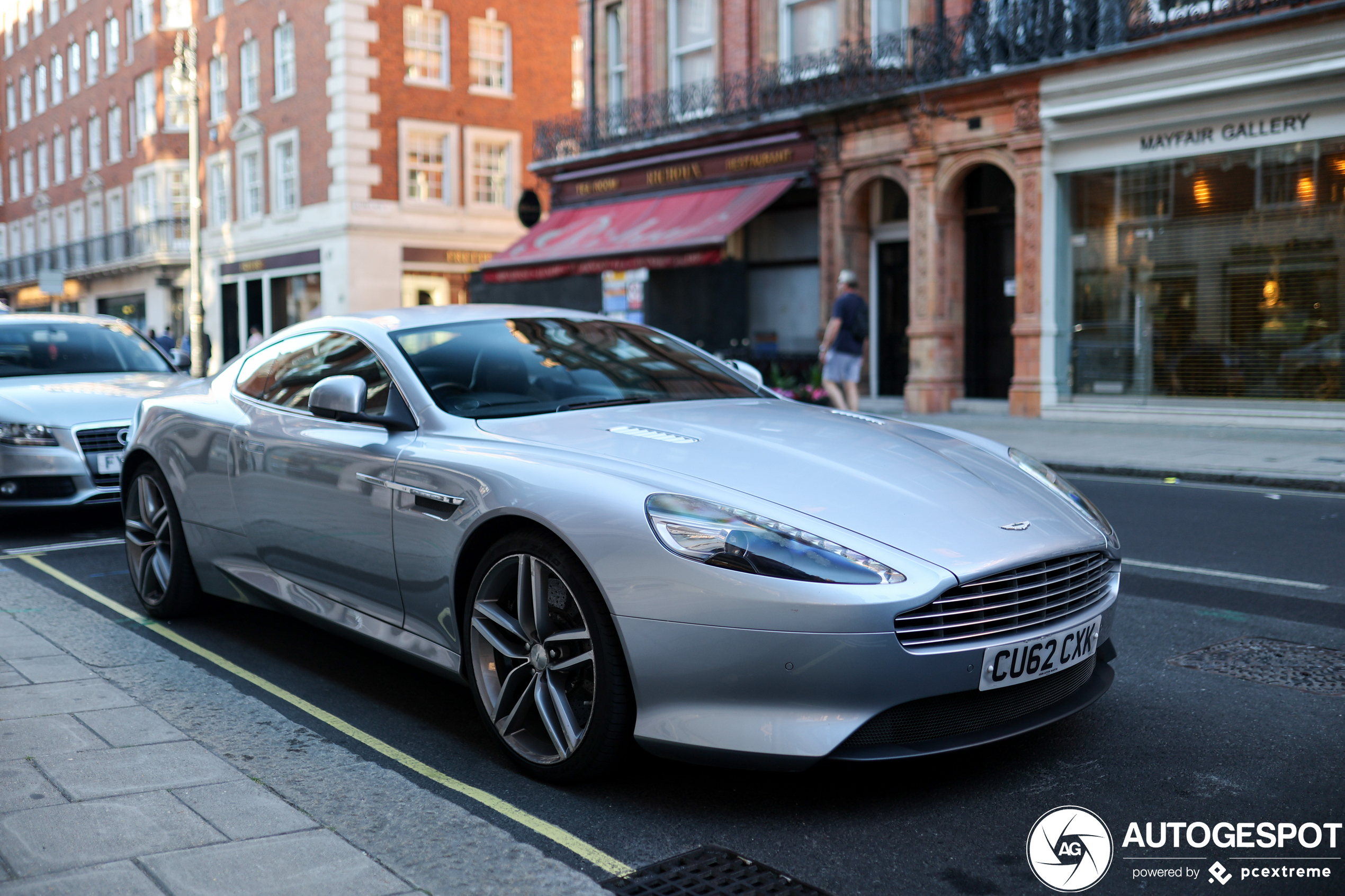 Aston Martin DB9 2013