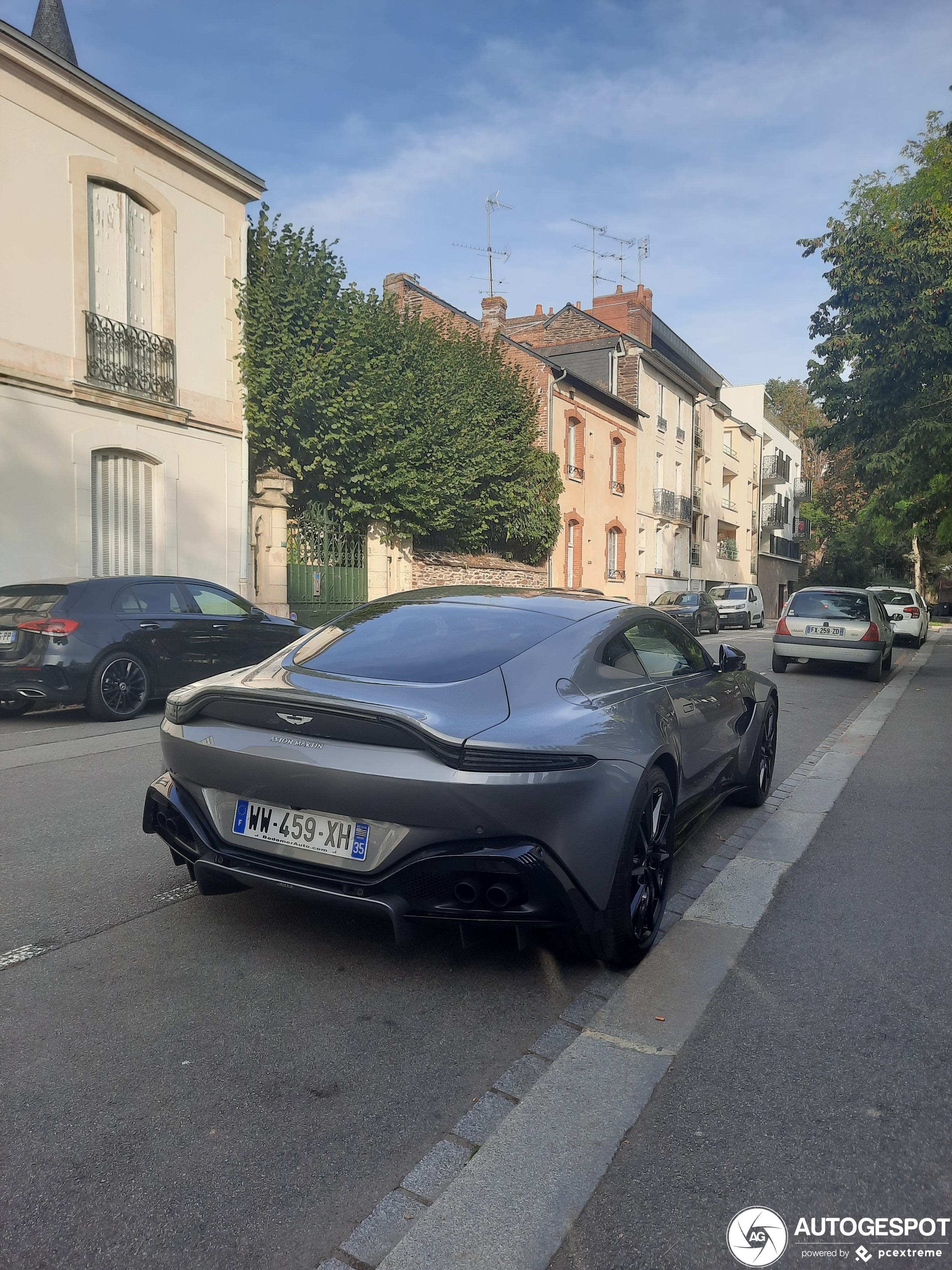 Aston Martin V8 Vantage 2018