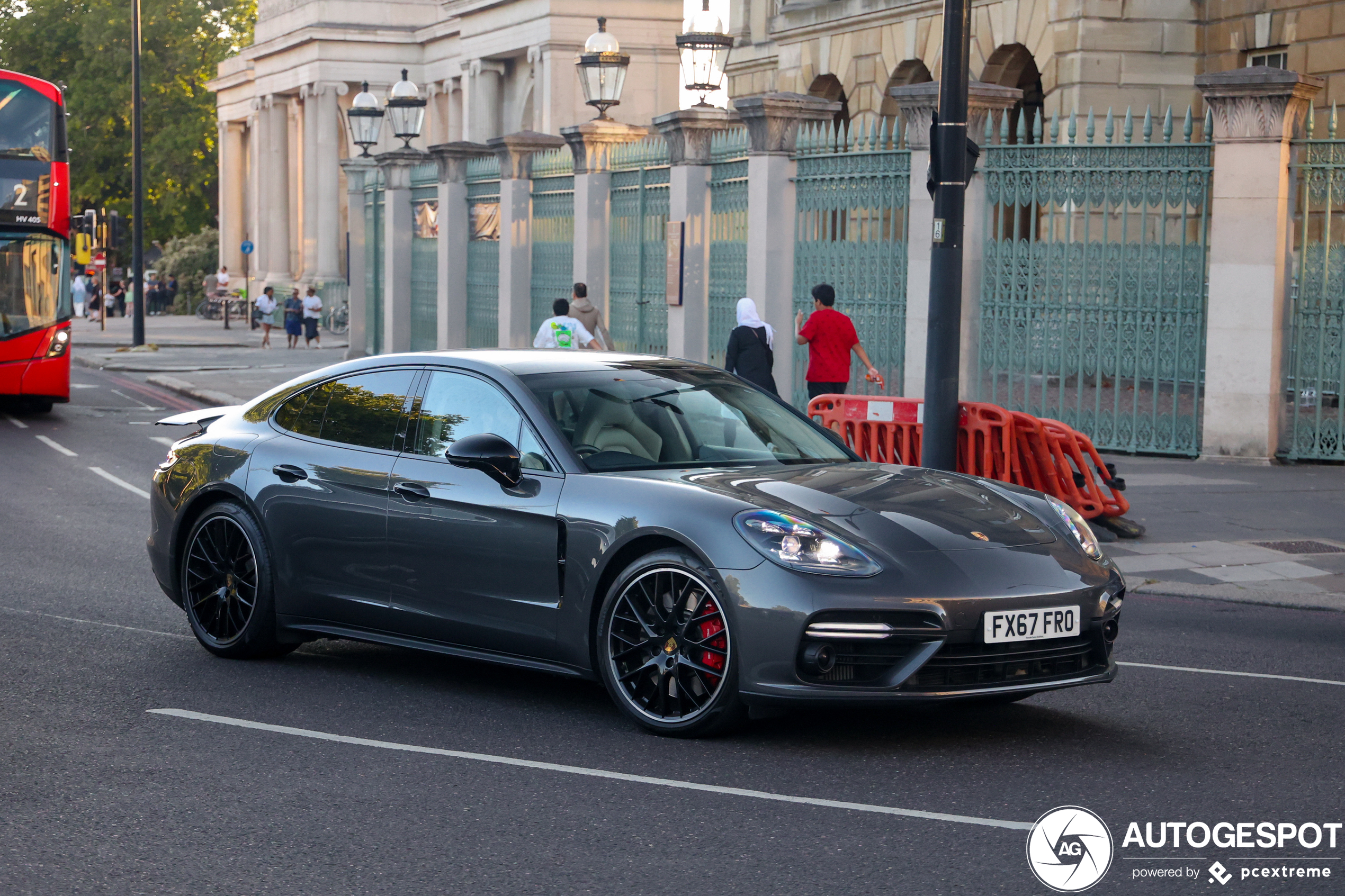 Porsche 971 Panamera Turbo