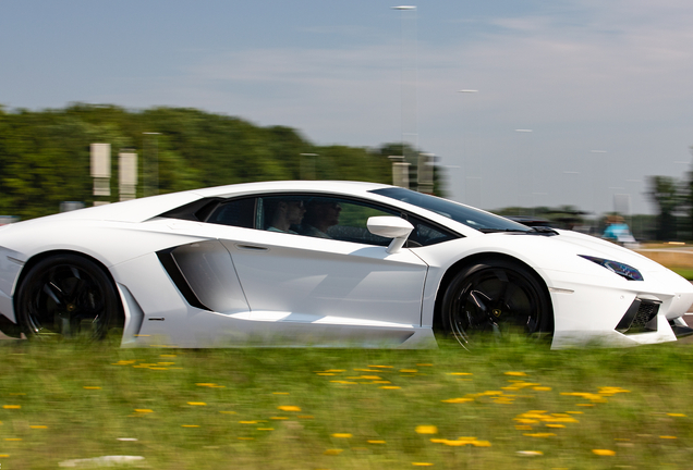 Lamborghini Aventador LP700-4