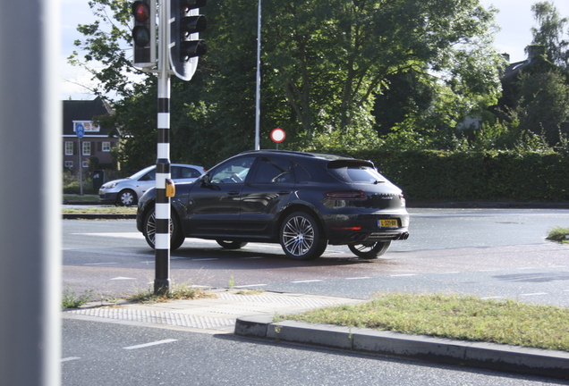 Porsche 95B Macan Turbo