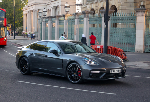 Porsche 971 Panamera Turbo