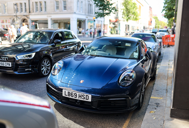 Porsche 992 Carrera 4S