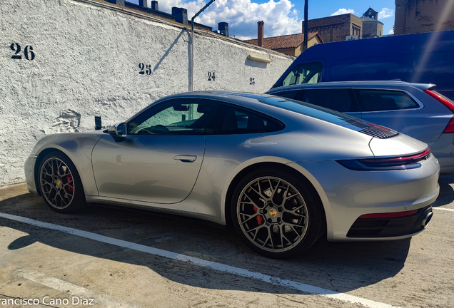 Porsche 992 Carrera 4S