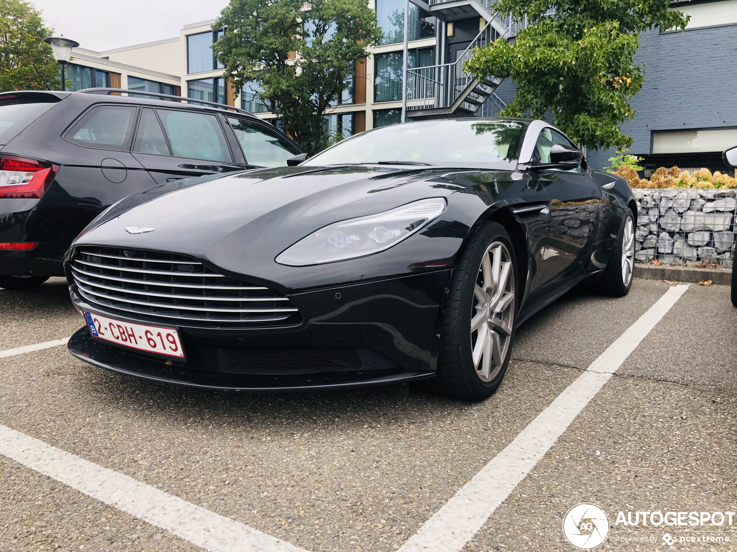 Aston Martin DB11