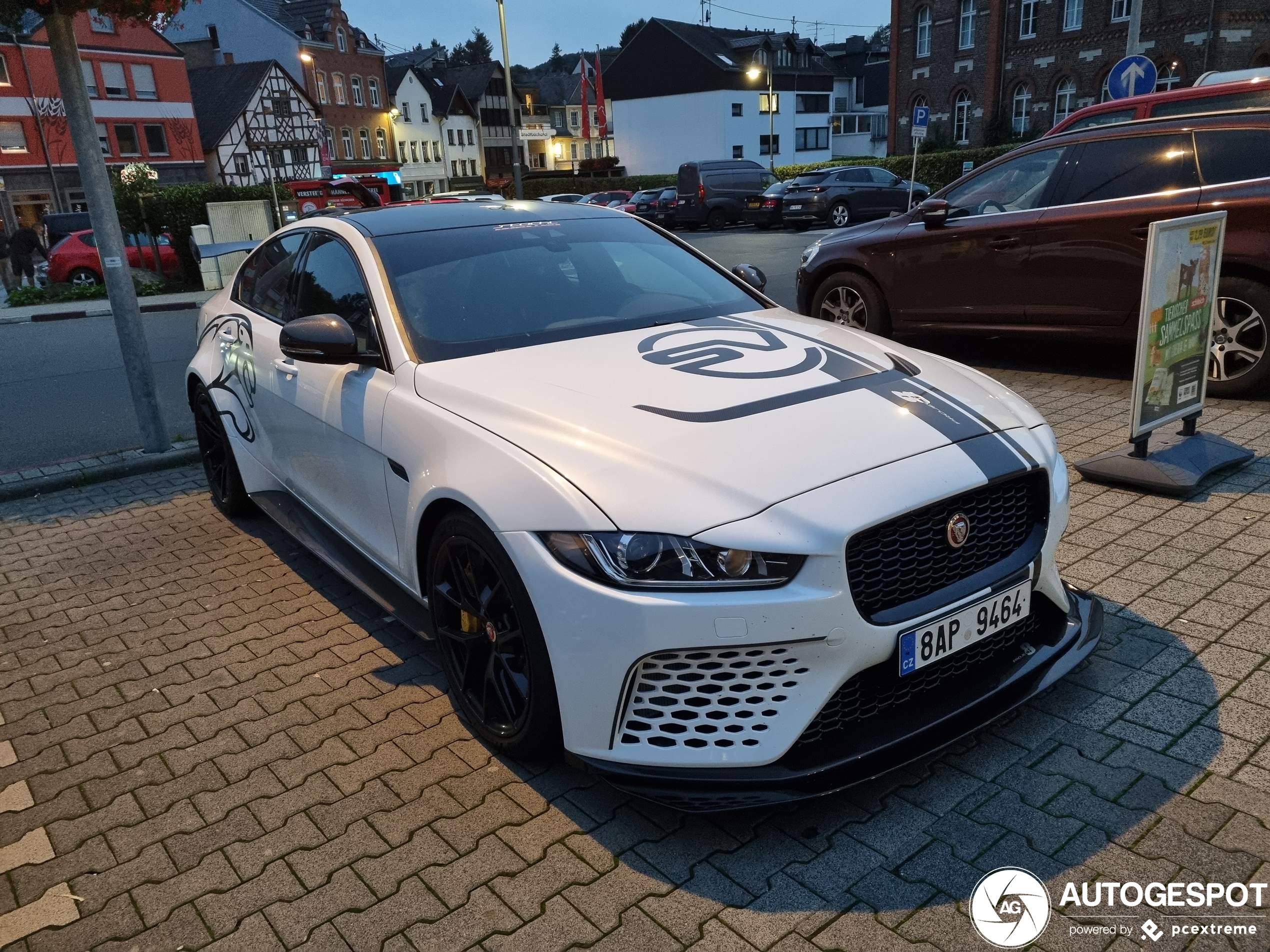 Jaguar XE SV Project 8