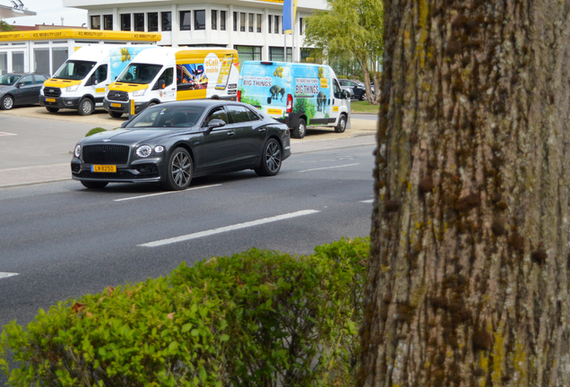 Bentley Flying Spur V8 2021