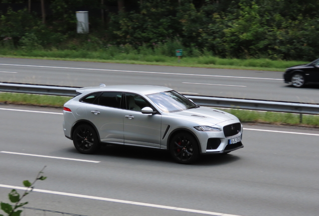 Jaguar F-PACE SVR