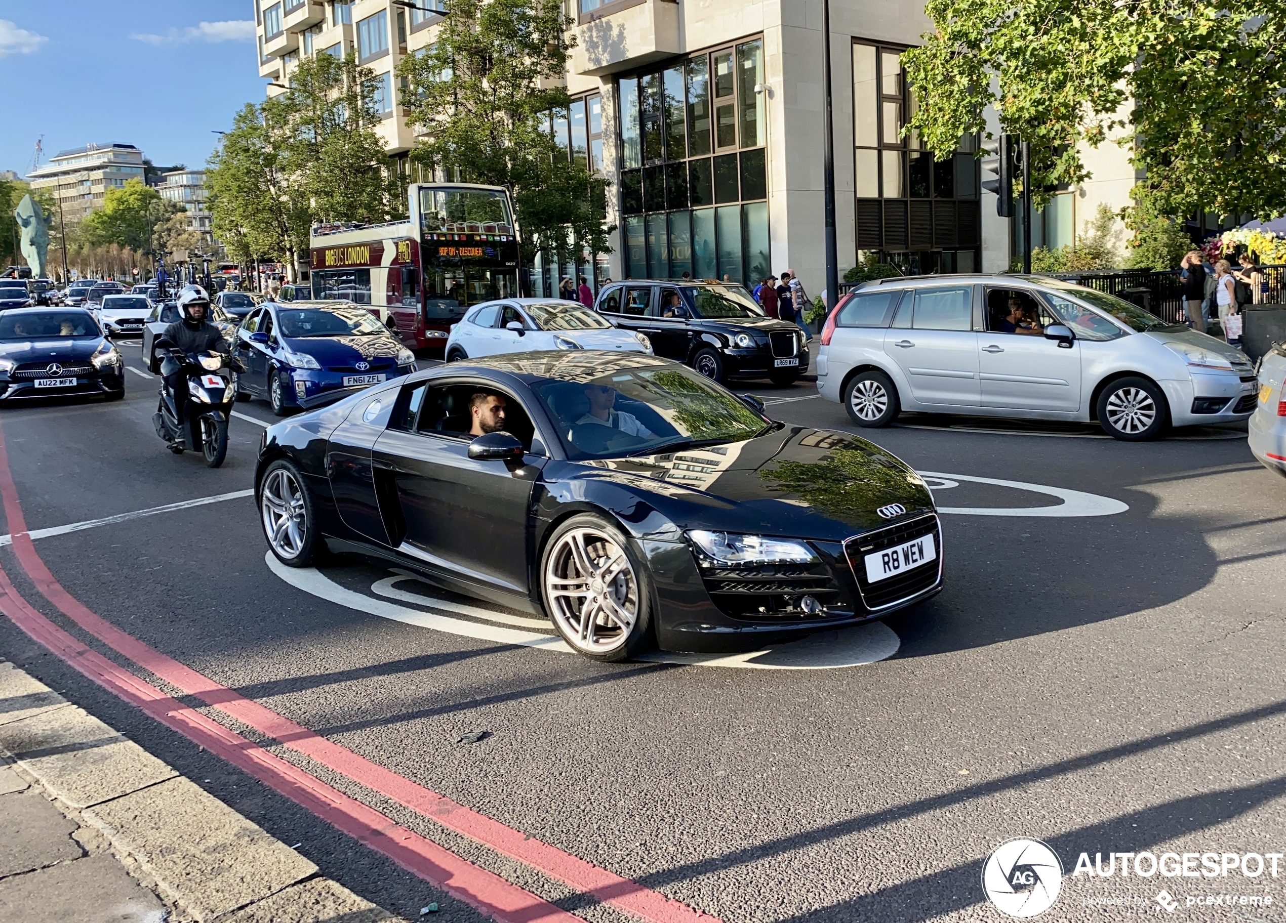 Audi R8