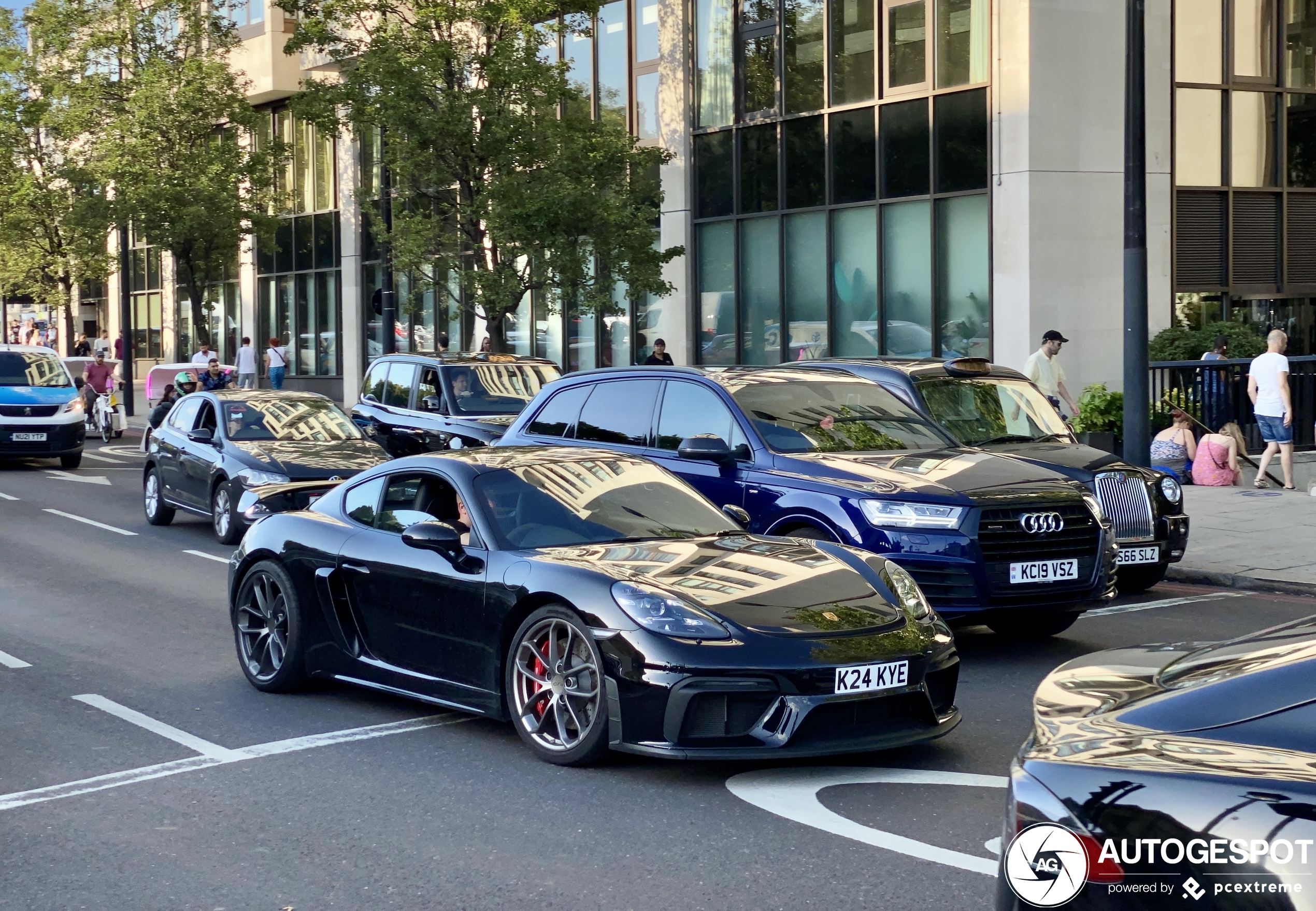 Porsche 718 Cayman GT4