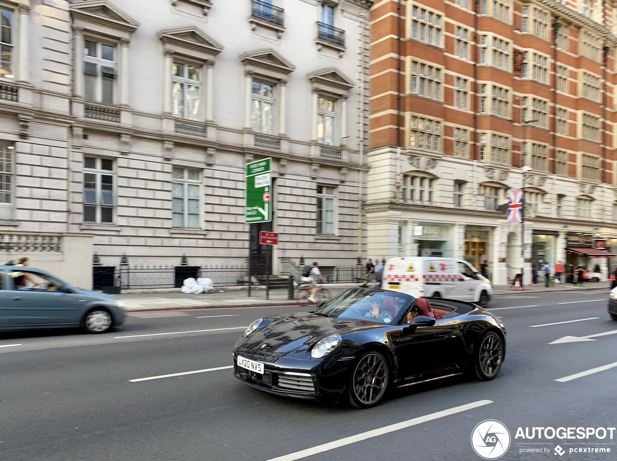 Porsche 992 Carrera 4S Cabriolet