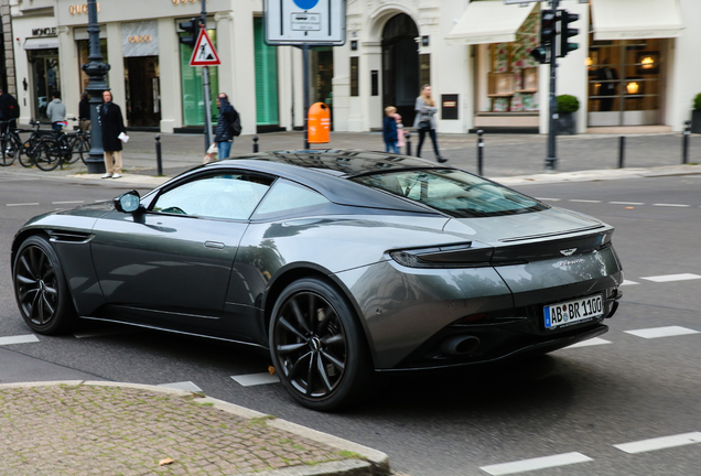 Aston Martin DB11 V8