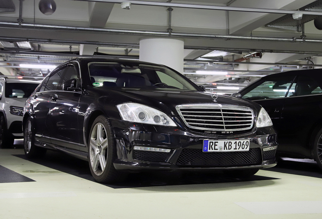 Mercedes-Benz S 65 AMG V221