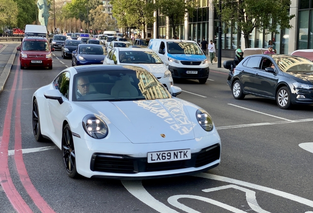 Porsche 992 Carrera 4S