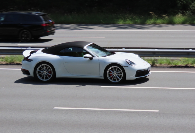 Porsche 992 Carrera 4S Cabriolet