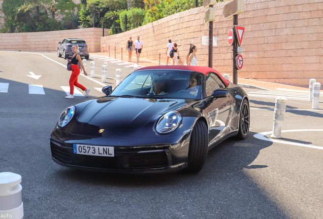 Porsche 992 Carrera 4S Cabriolet