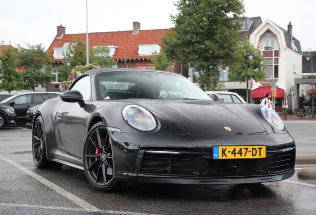 Porsche 992 Carrera 4S Cabriolet