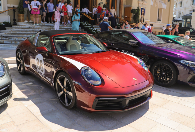 Porsche 992 Targa 4S Heritage Design Edition