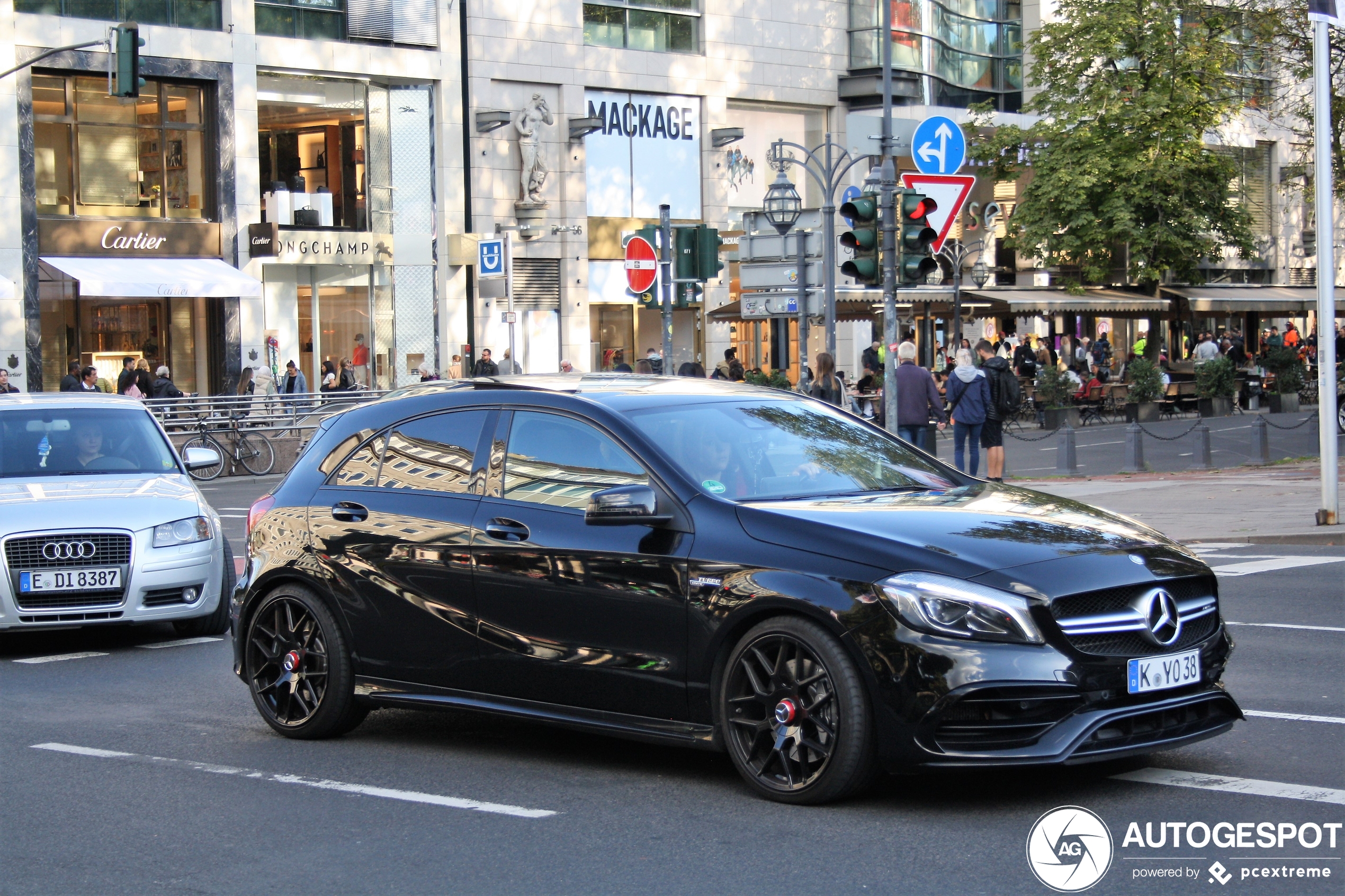 Mercedes-AMG A 45 W176 2015