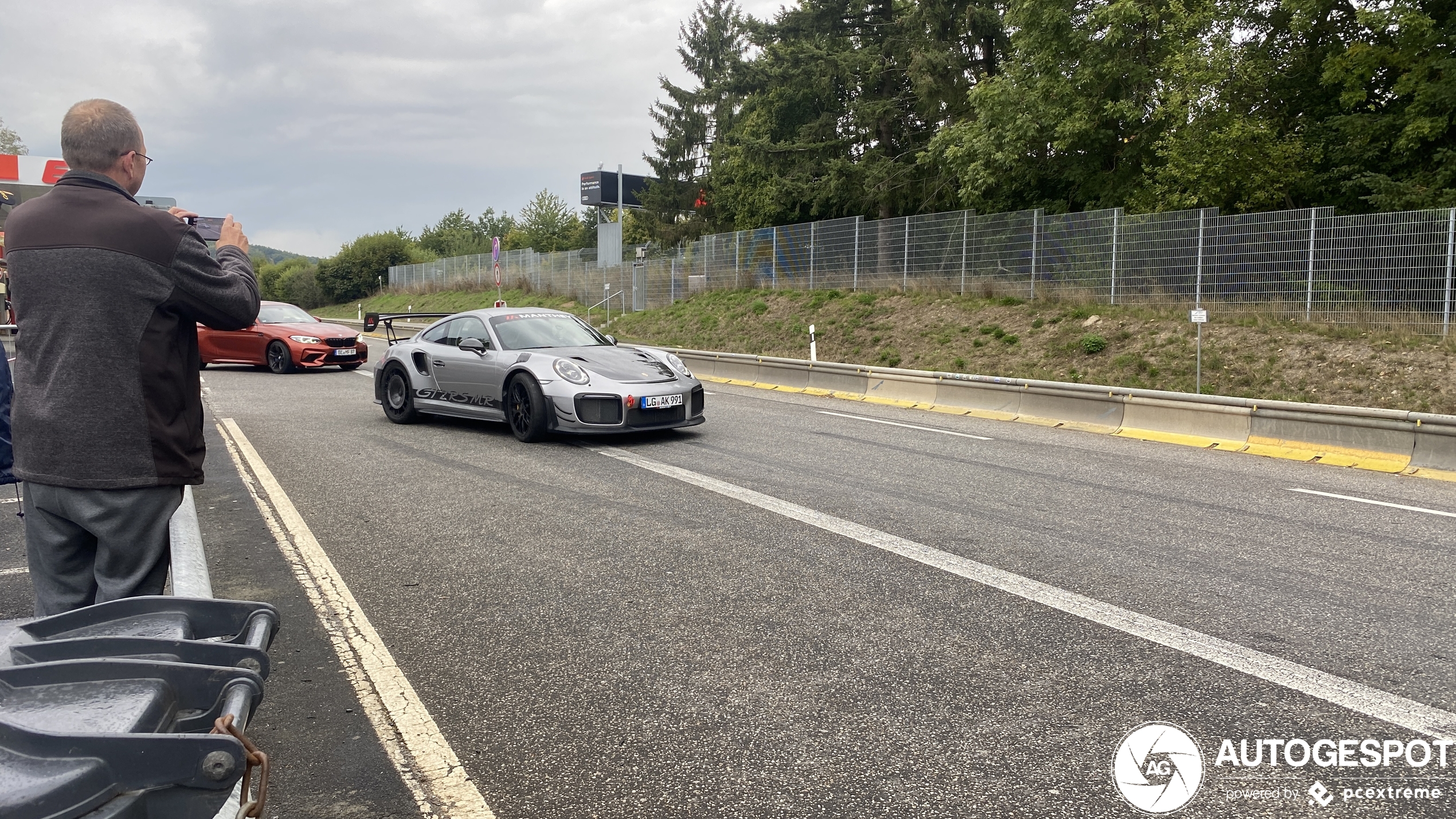 Porsche Manthey Racing 991 GT2 RS MR