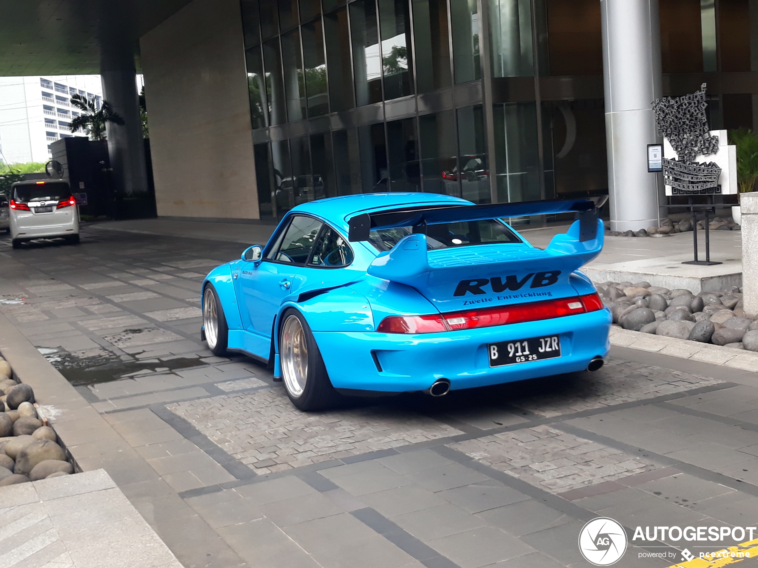 Porsche 993 Rauh-Welt Begriff - 25 September 2022 - Autogespot