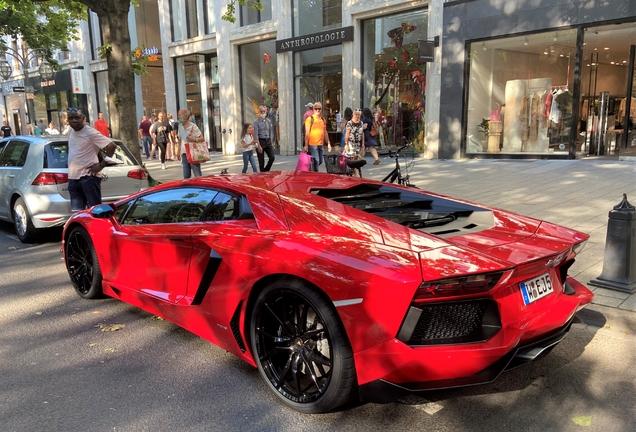 Lamborghini Aventador LP700-4