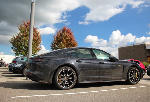 Porsche 971 Panamera Turbo S E-Hybrid