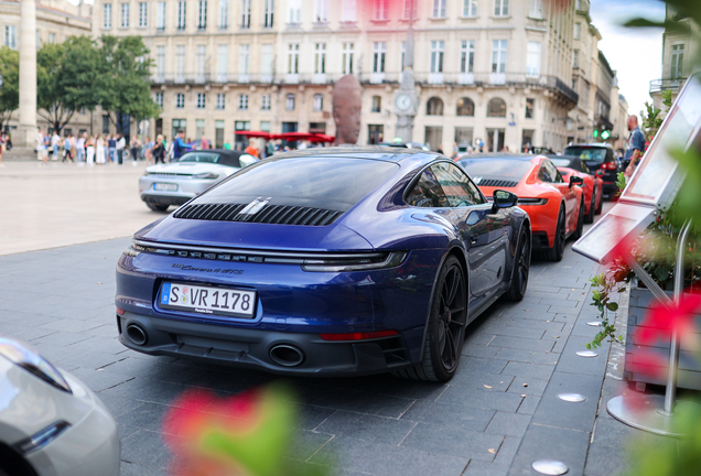 Porsche 992 Carrera 4 GTS