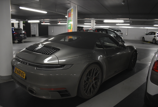 Porsche 992 Carrera 4S Cabriolet