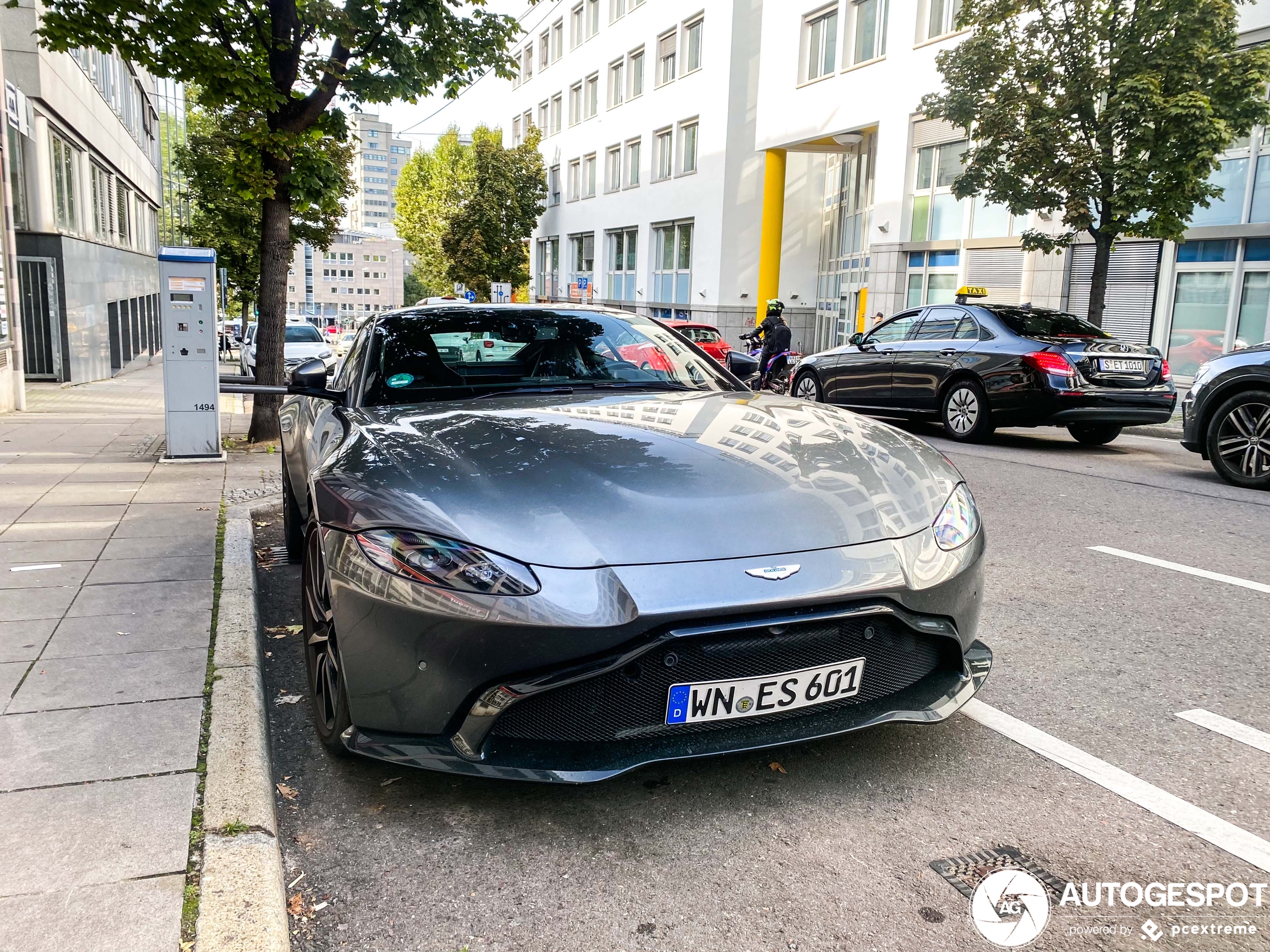 Aston Martin V8 Vantage 2018