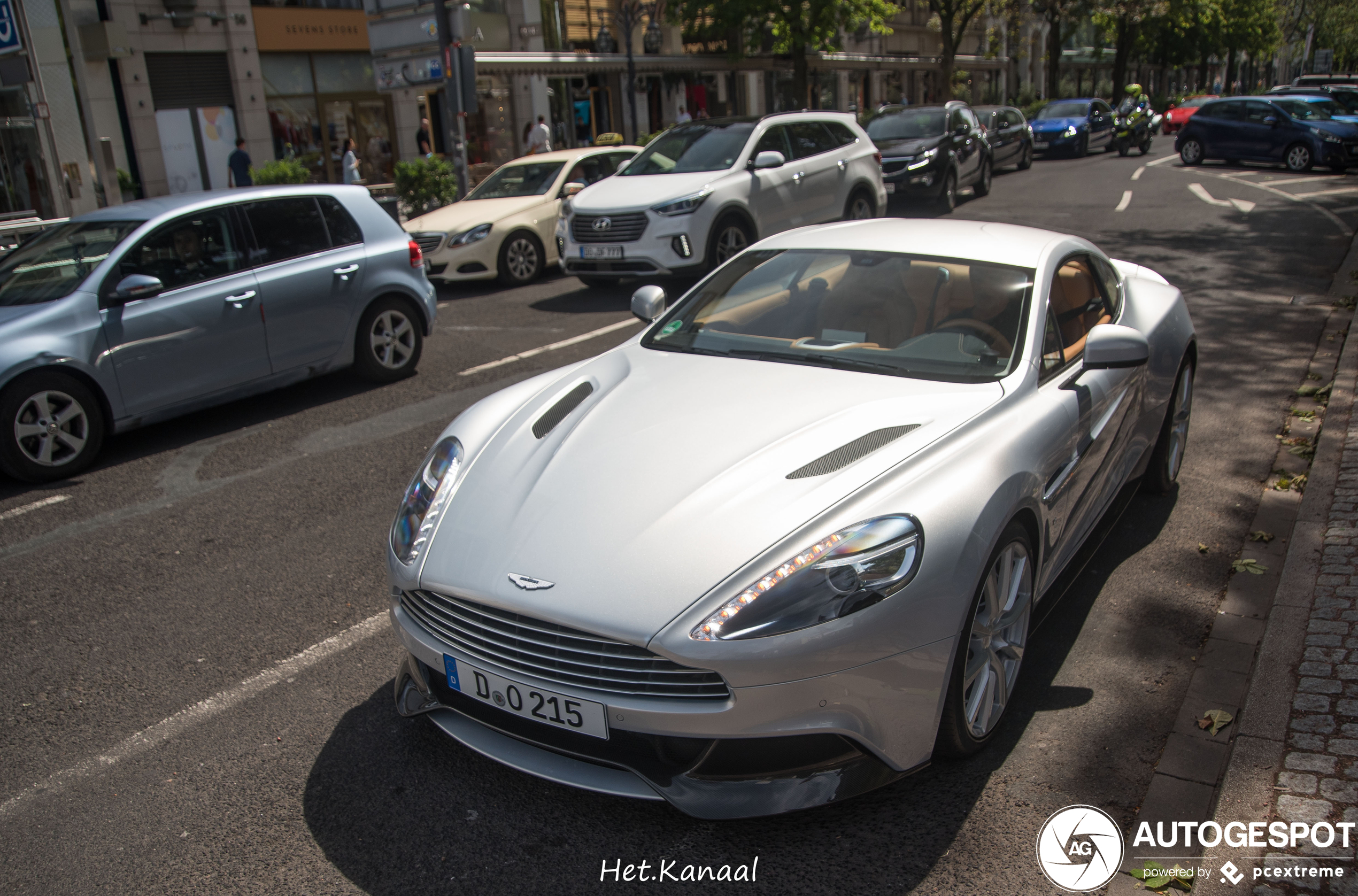 Aston Martin Vanquish 2013