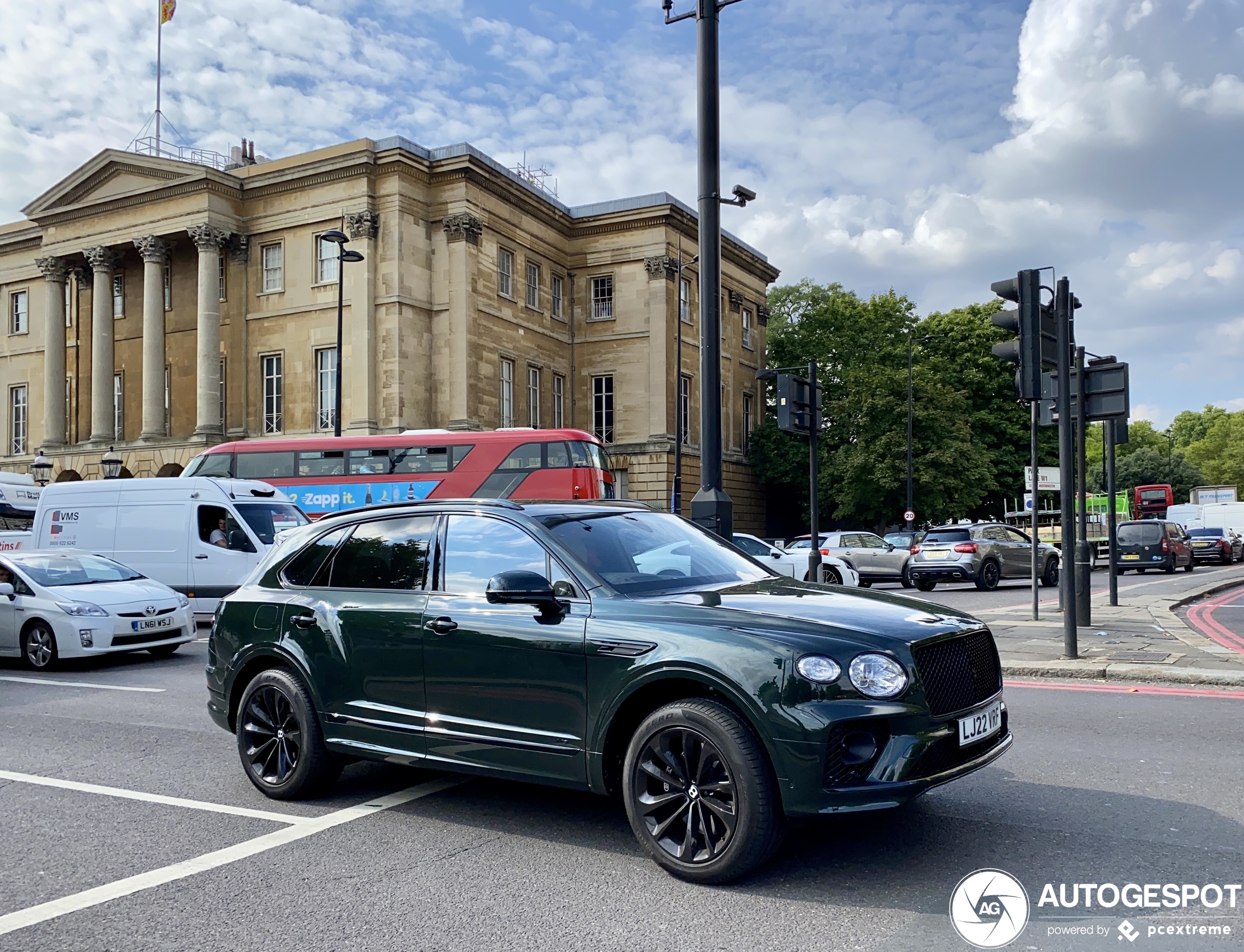 Bentley Bentayga V8 2021