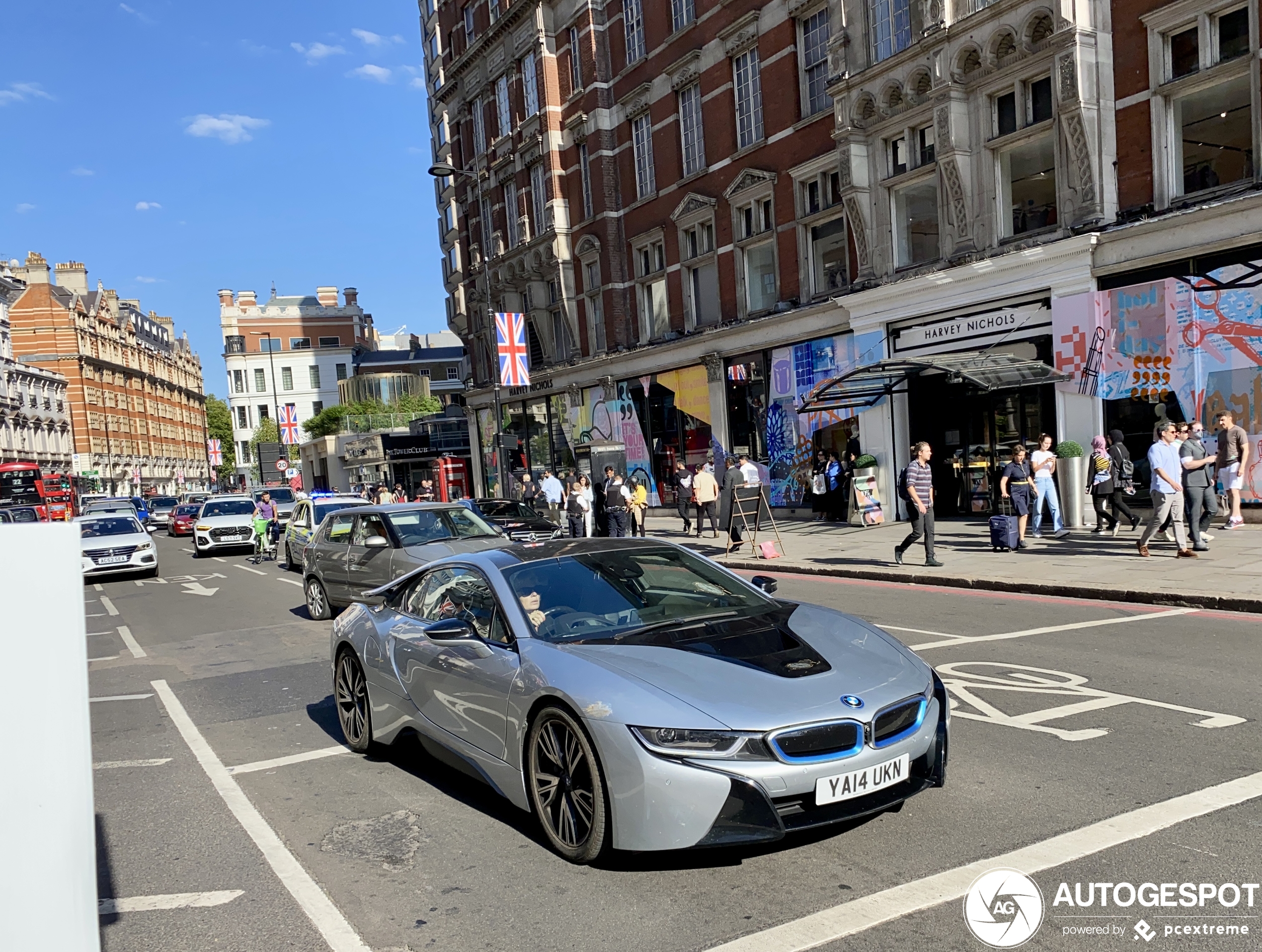 BMW i8